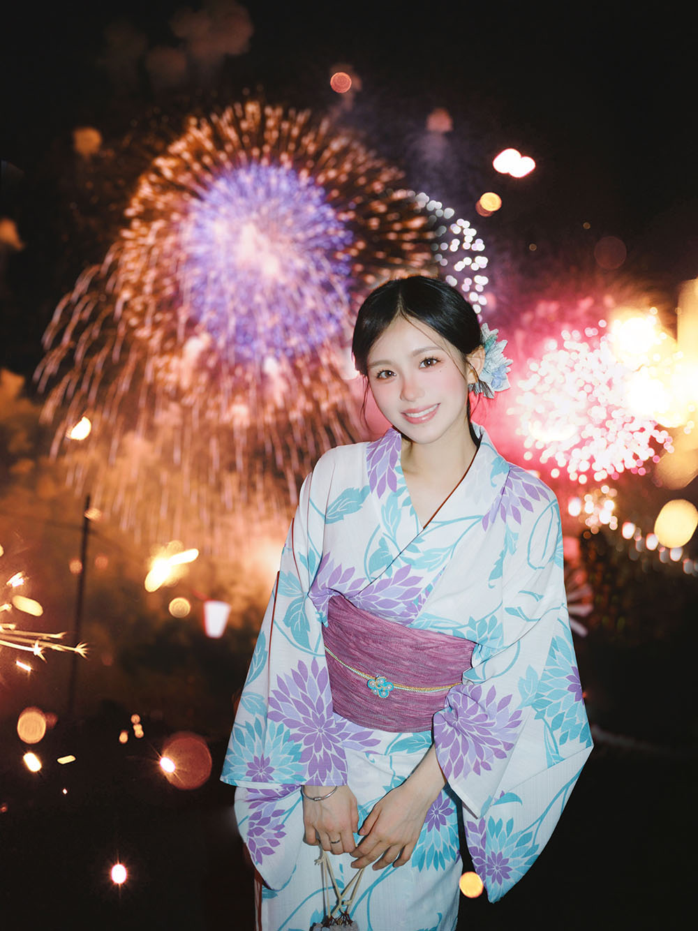 2025年12月のお台場花火で伝統的な着物を着る